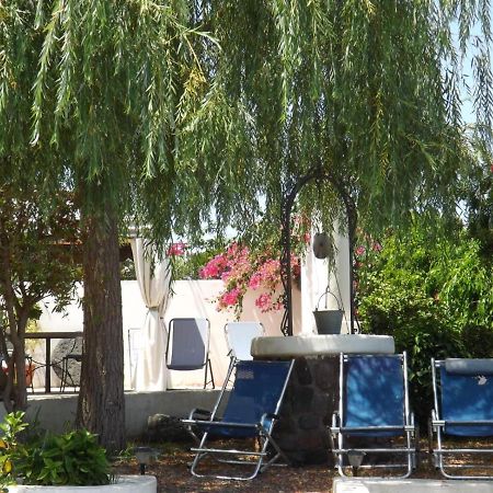 Case Vacanze Villa Lory Malfa  Luaran gambar