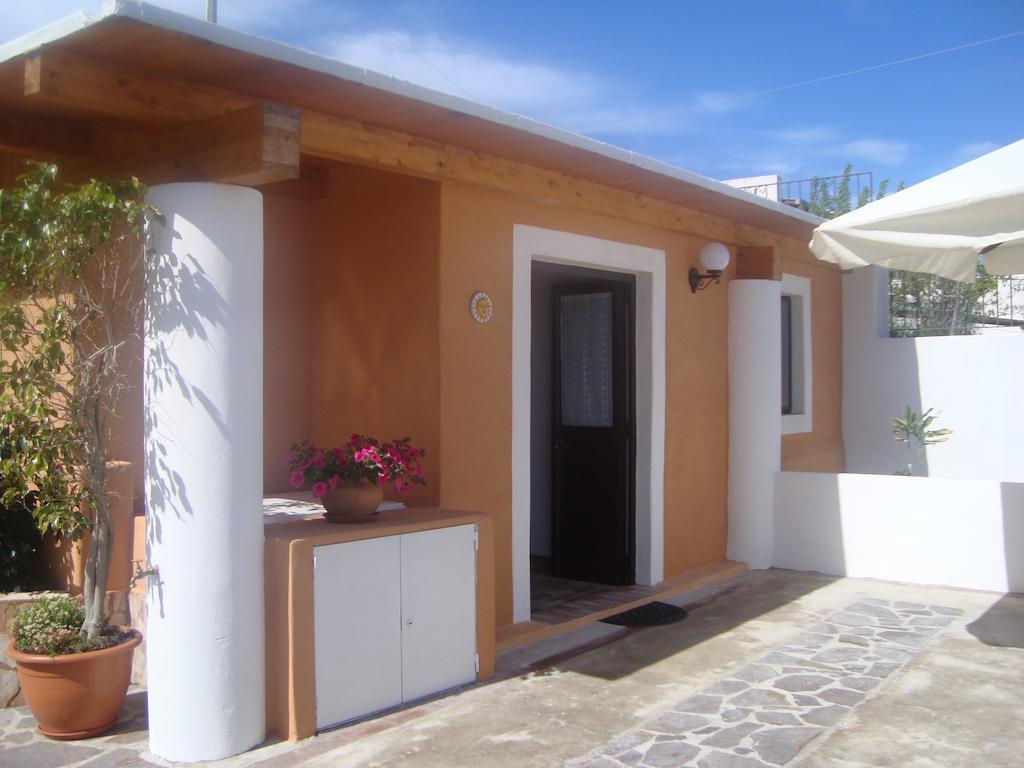 Case Vacanze Villa Lory Malfa  Luaran gambar
