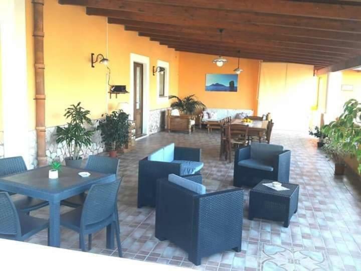 Case Vacanze Villa Lory Malfa  Luaran gambar