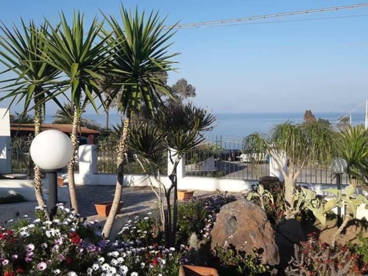 Case Vacanze Villa Lory Malfa  Luaran gambar